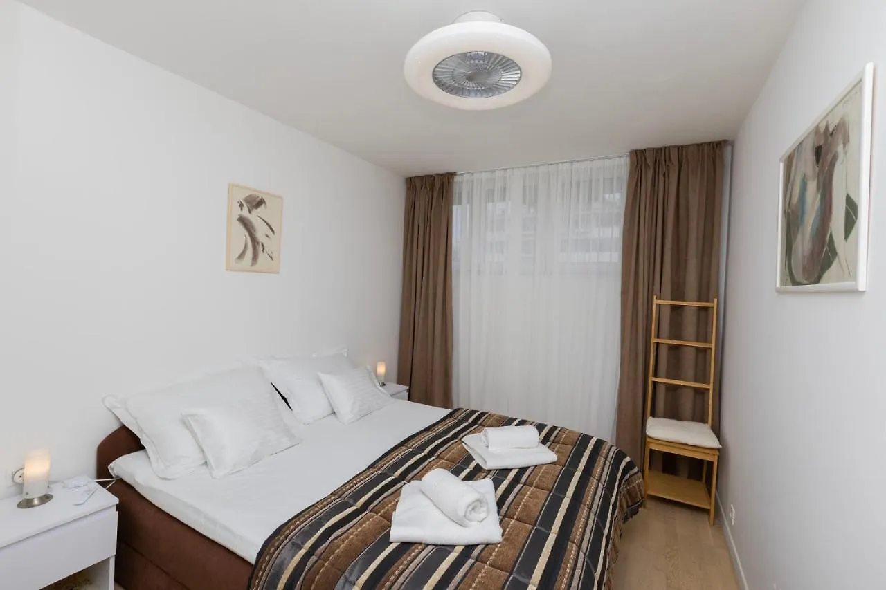Apartment Saluti Near Old Town With Sea View&Parking Split