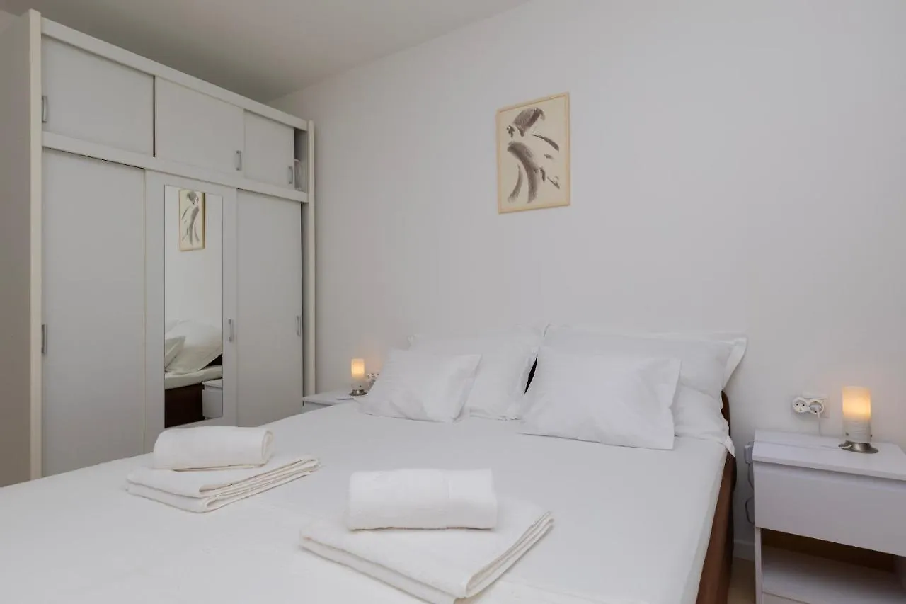 Apartment Saluti Near Old Town With Sea View&Parking Split 0*,