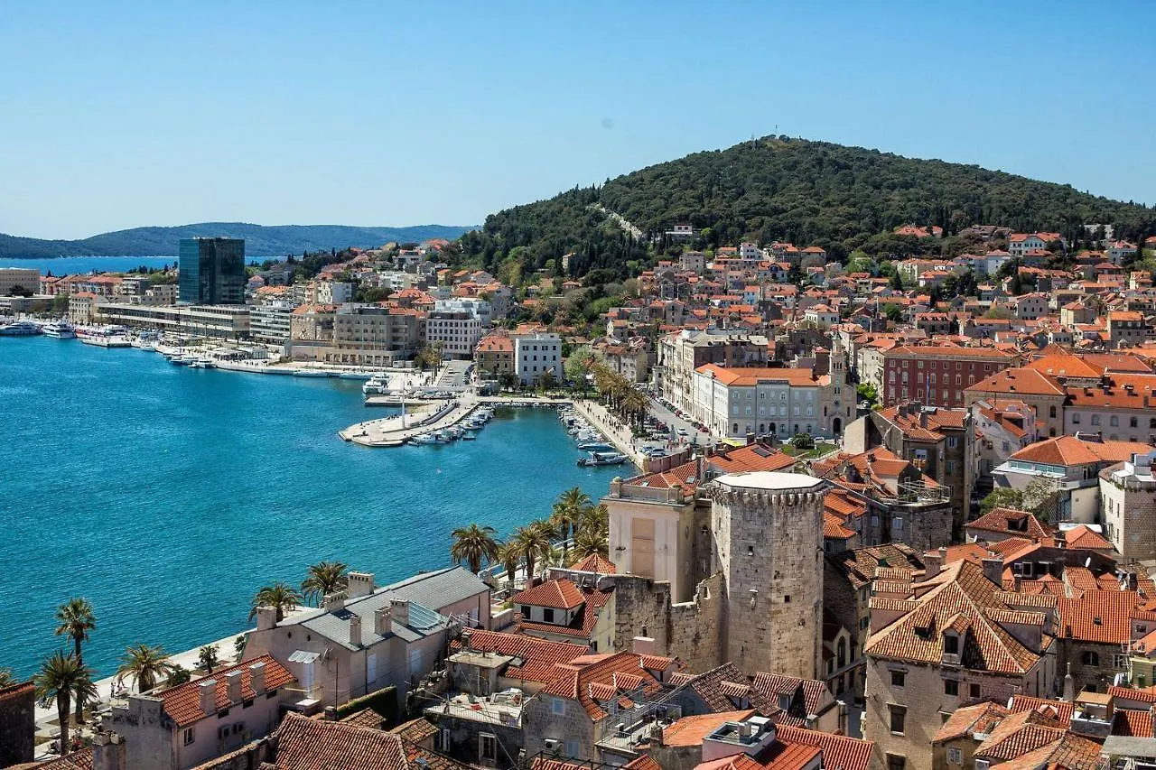 Apartment Saluti Near Old Town With Sea View&Parking Split