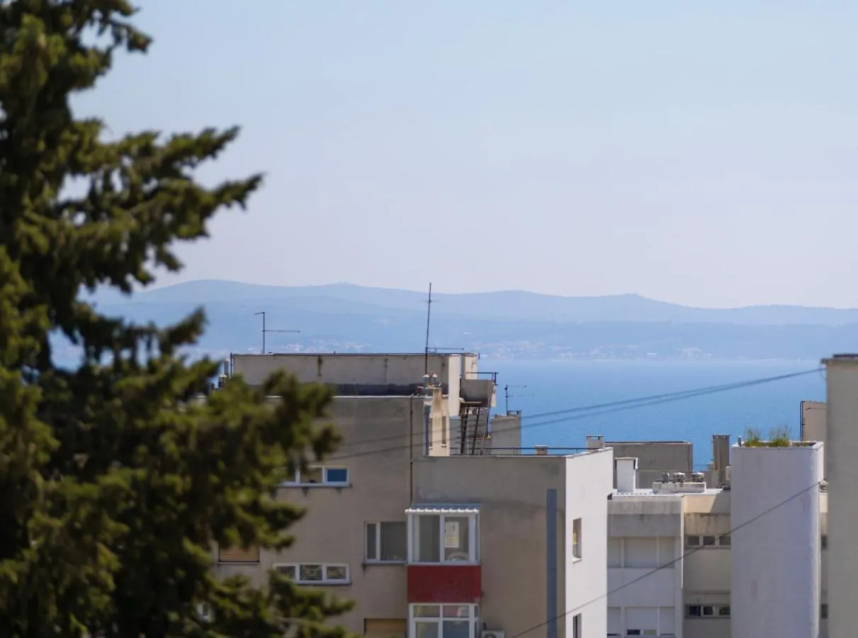Apartment Saluti Near Old Town With Sea View&Parking Split
